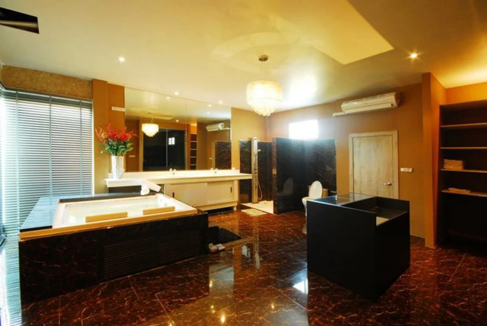 Aria Lake and Golf Villa