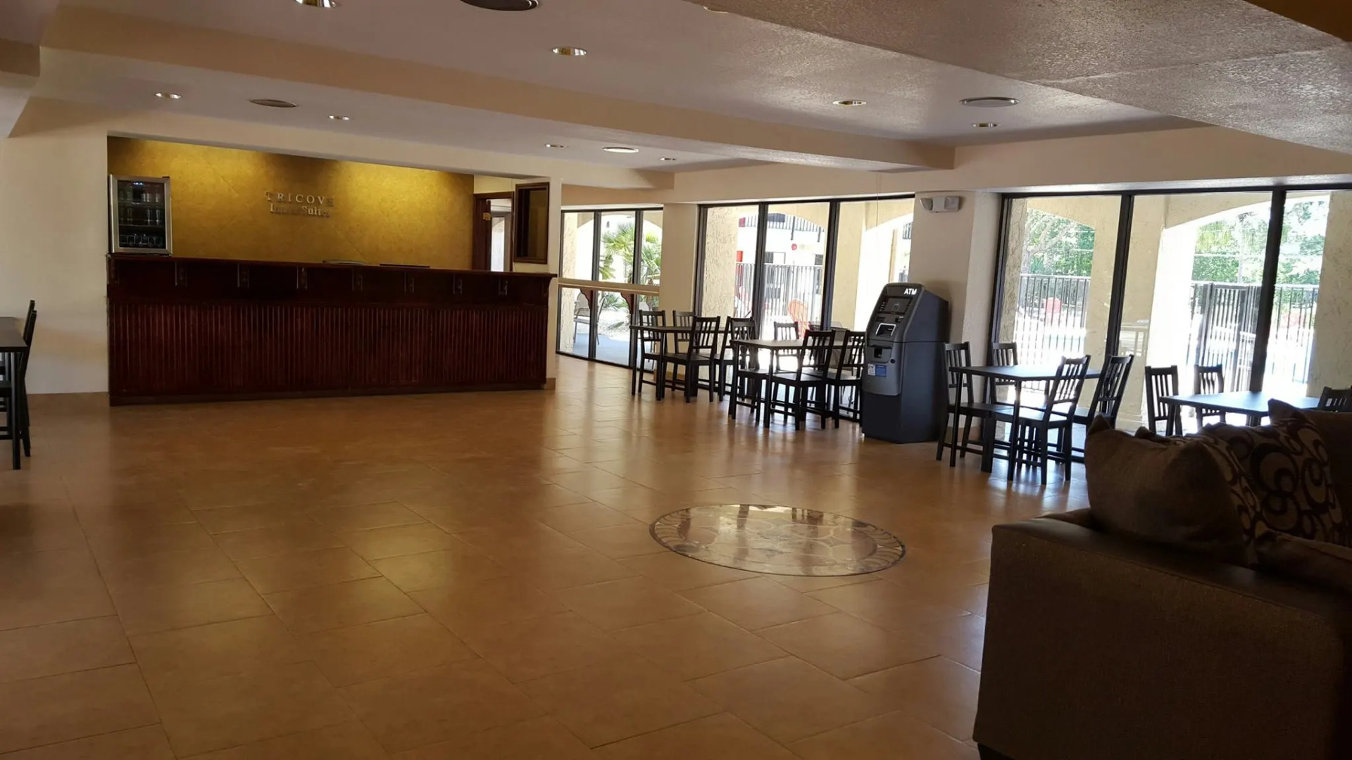 Tricove Inn & Suites