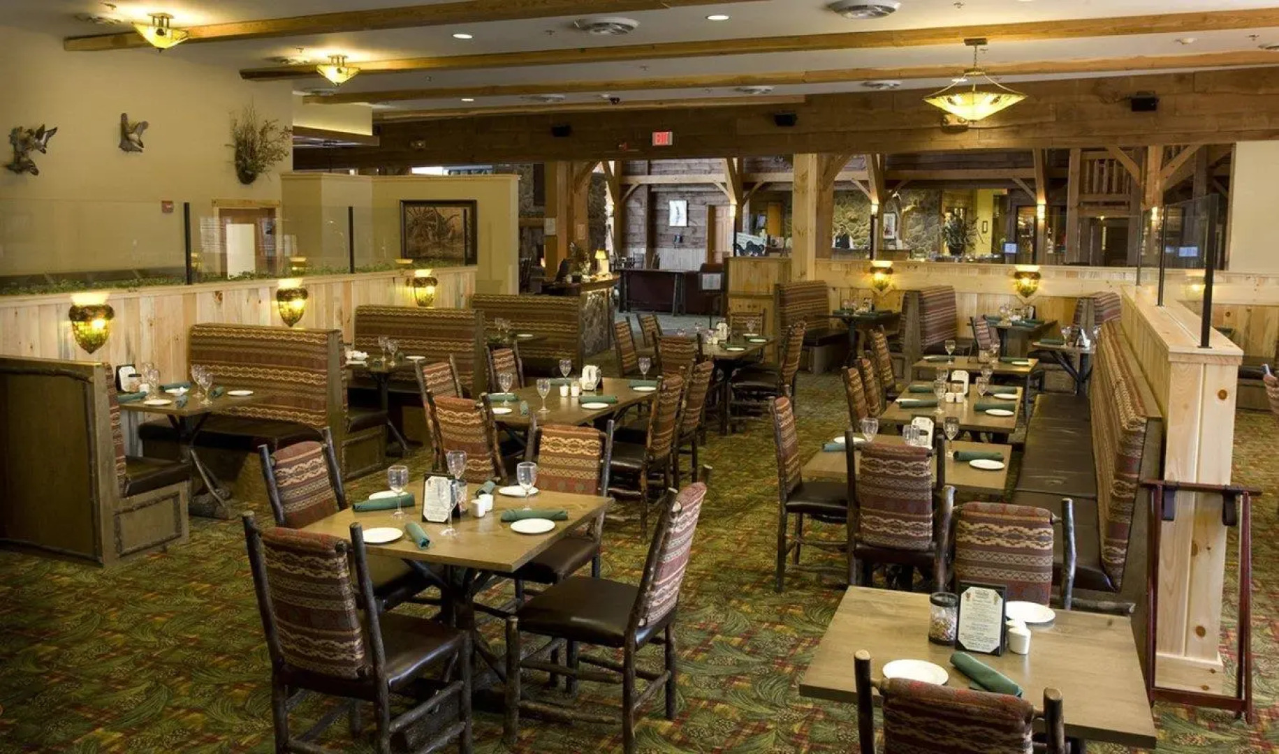 Hope Lake Lodge & Indoor Waterpark