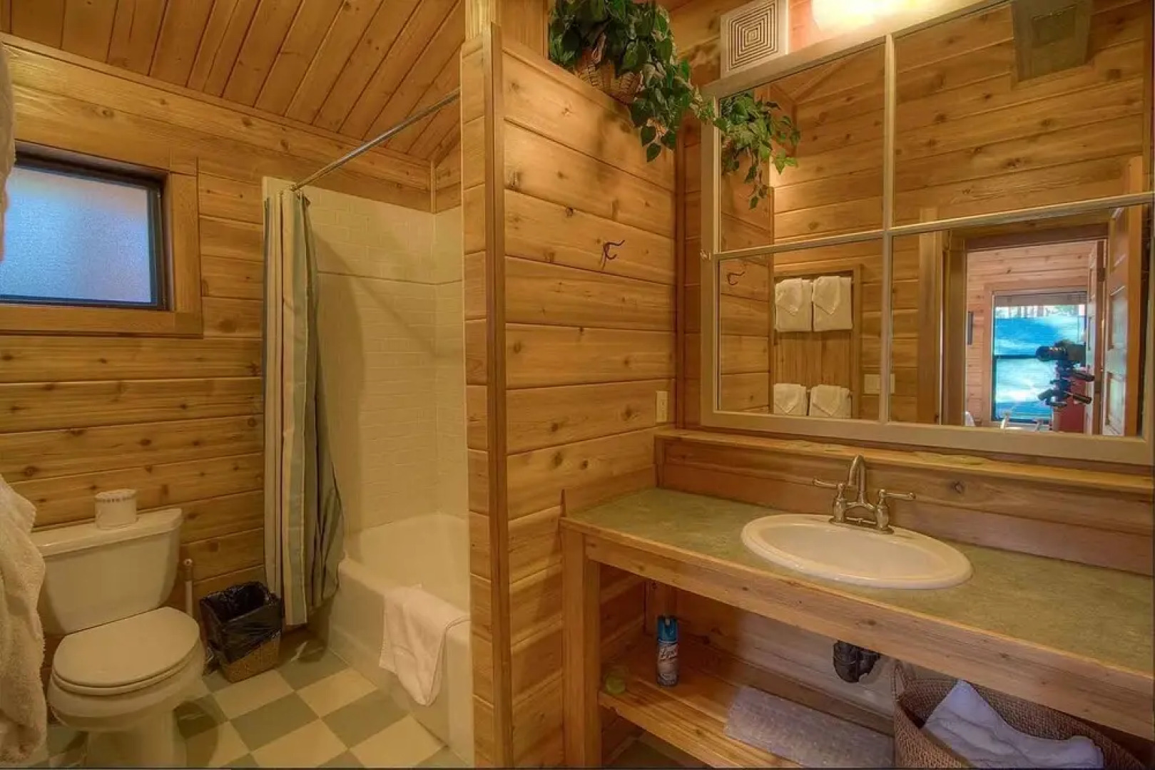 Smokey Joes - 5 Br Cabin