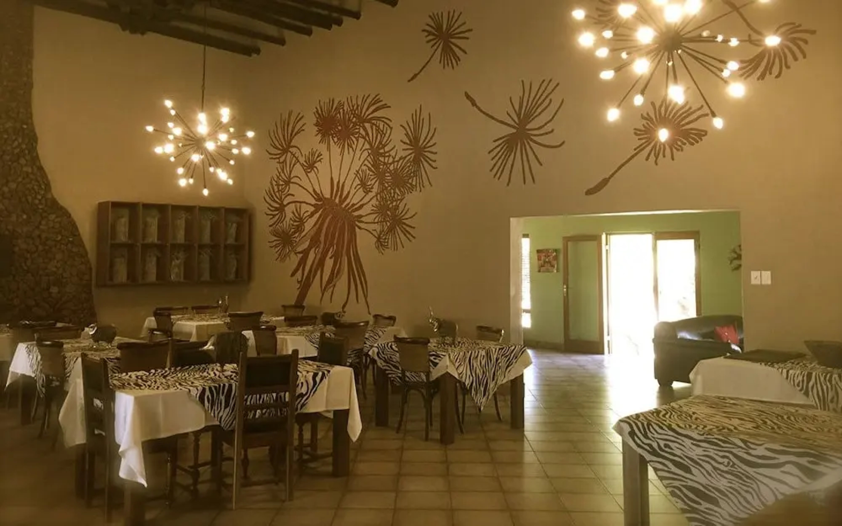 Ukutula Lion Lodge
