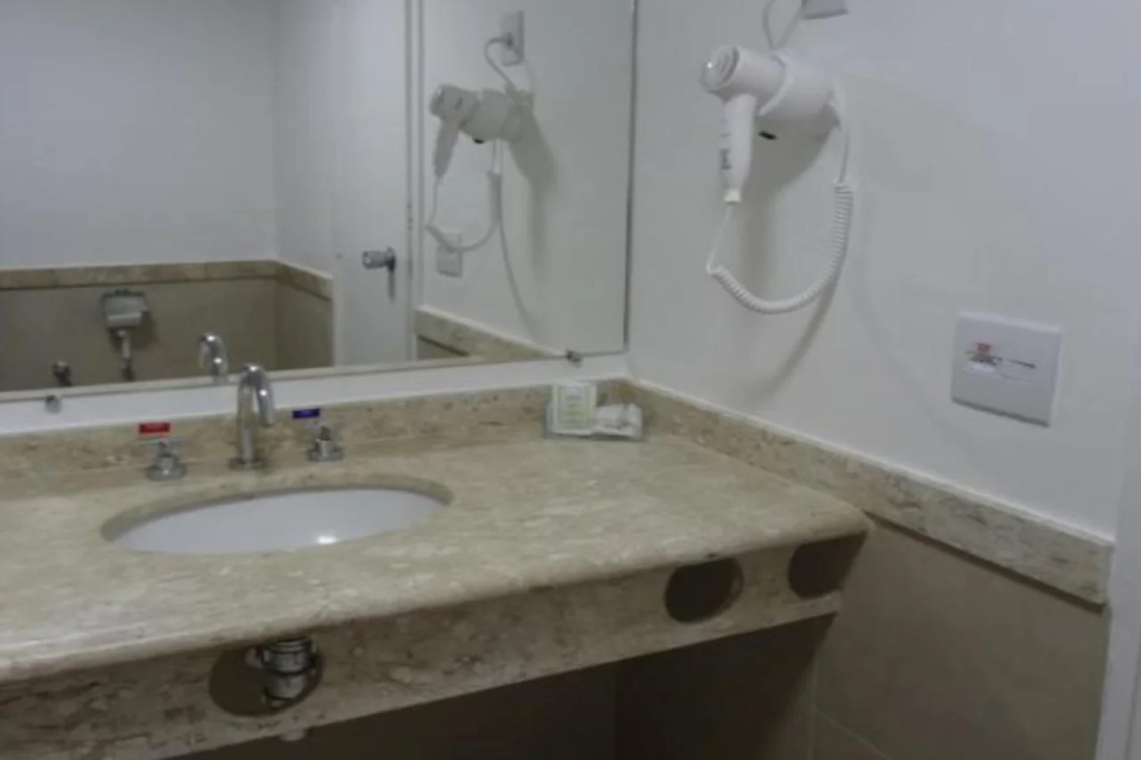 Carlton Suítes Limeira