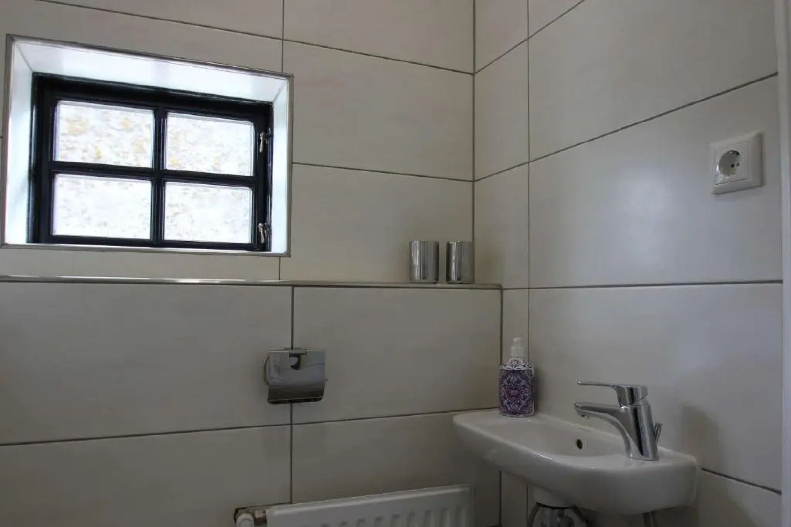 Ferienhaus Büdnerstube FeWo 2 Gartennutzung, ruhige Lage, Sauna und Schwimmbadnutzung im Nachbarort Sellin