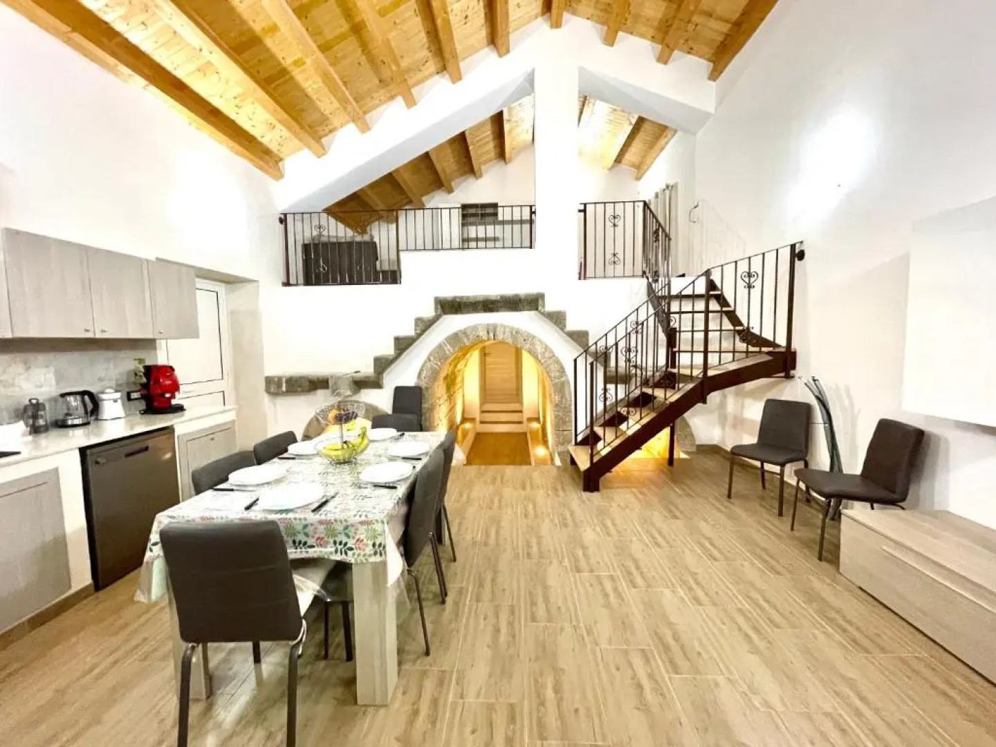 Villa Nunzia con piscina, sauna e idromassaggio.