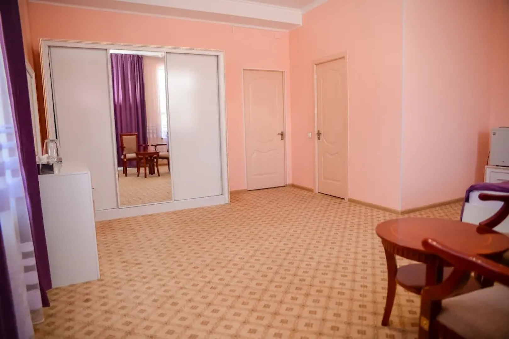 Отель Sultan Jalal-Abad