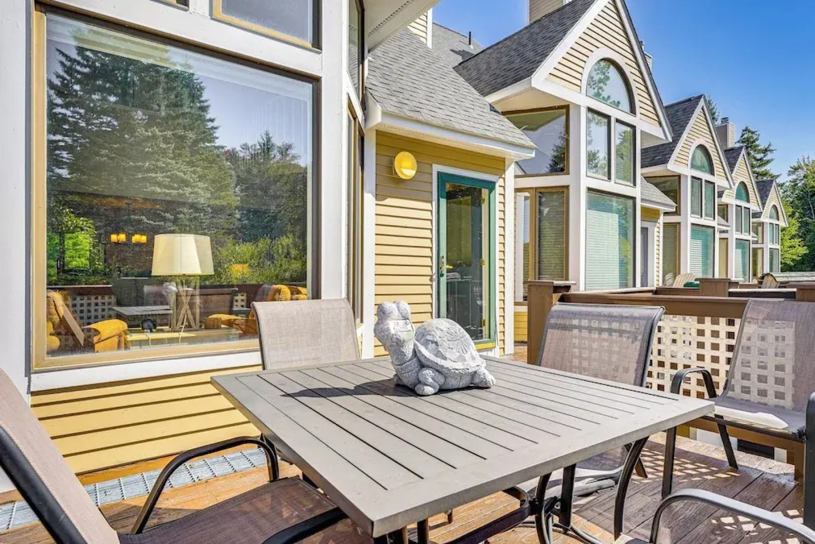 Walk to Ski Lift: Spacious Condo in West Dover!