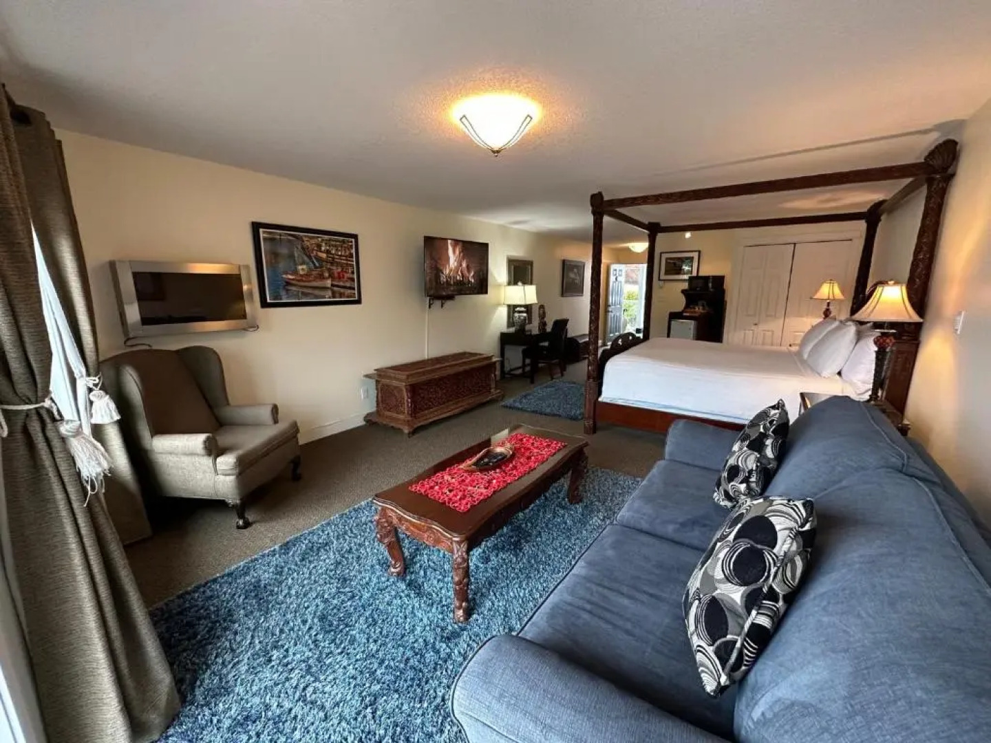 The Bayshore Waterfront Inn