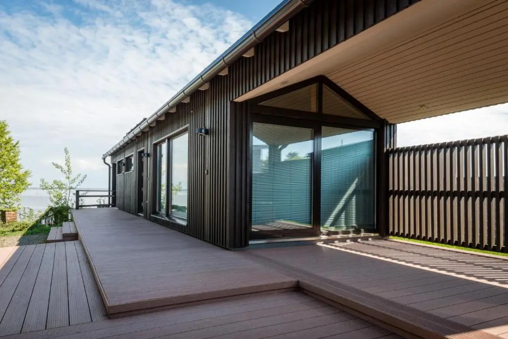 Reelinki Seafront Villa Amando