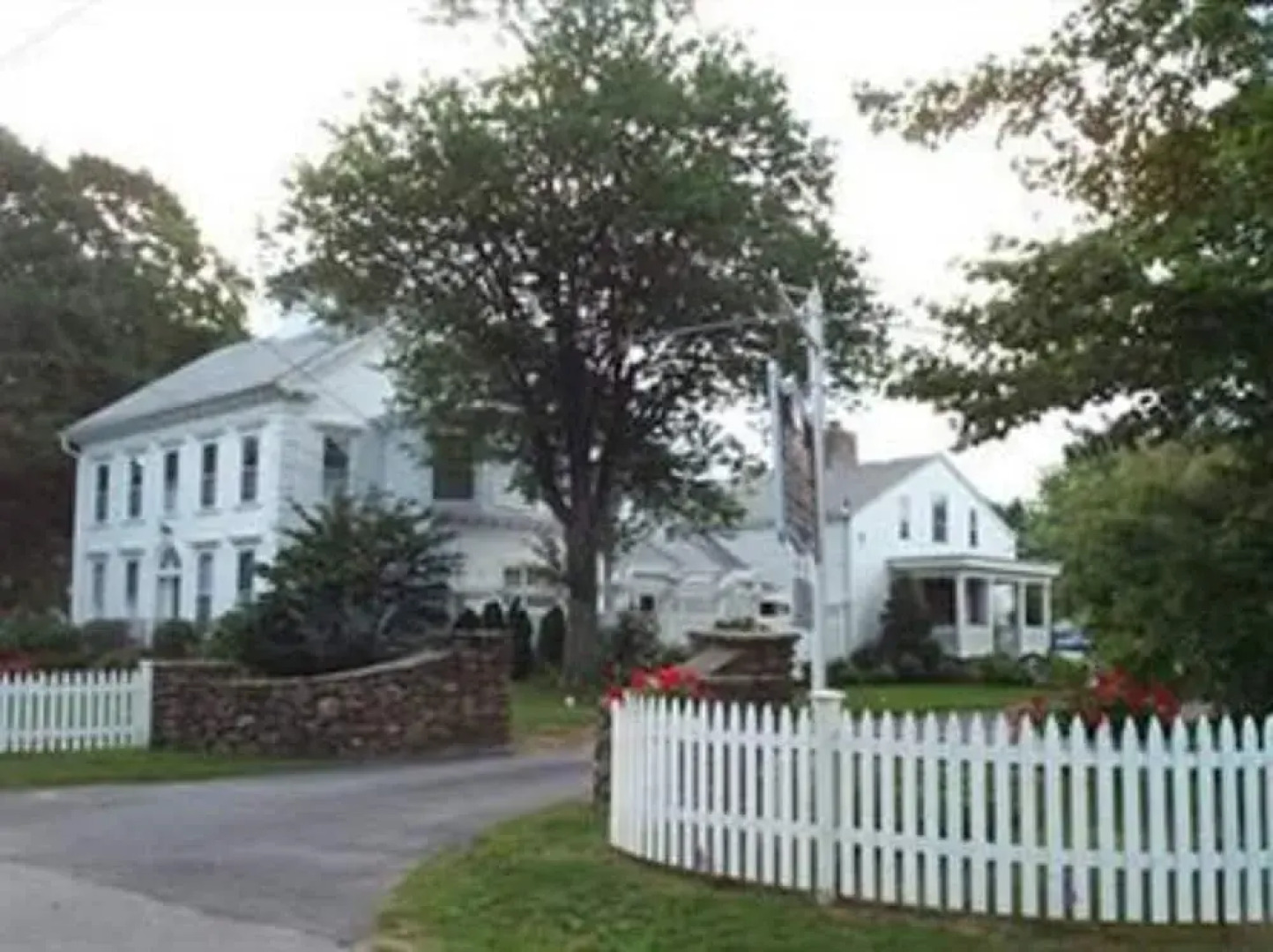 Captain Stannard House Bed and Breakfast Country Inn
