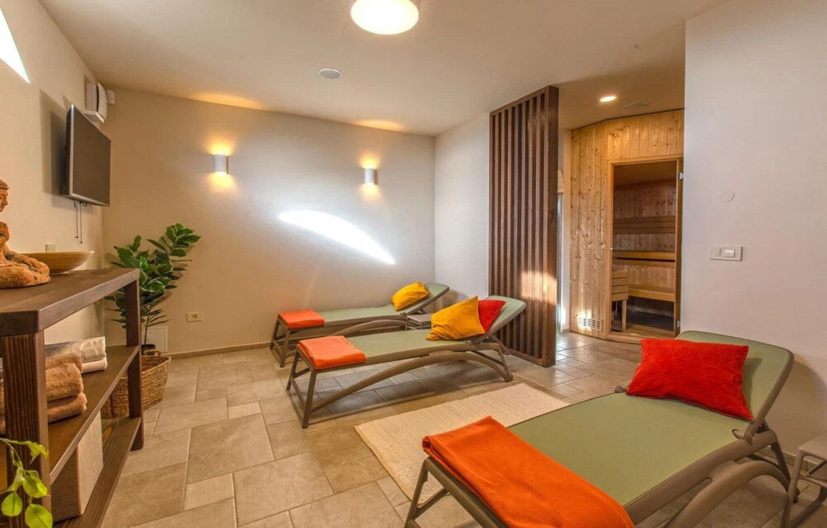 Awesome Home in Gracisce With Outdoor Swimming Pool, Sauna and 6 Bedrooms