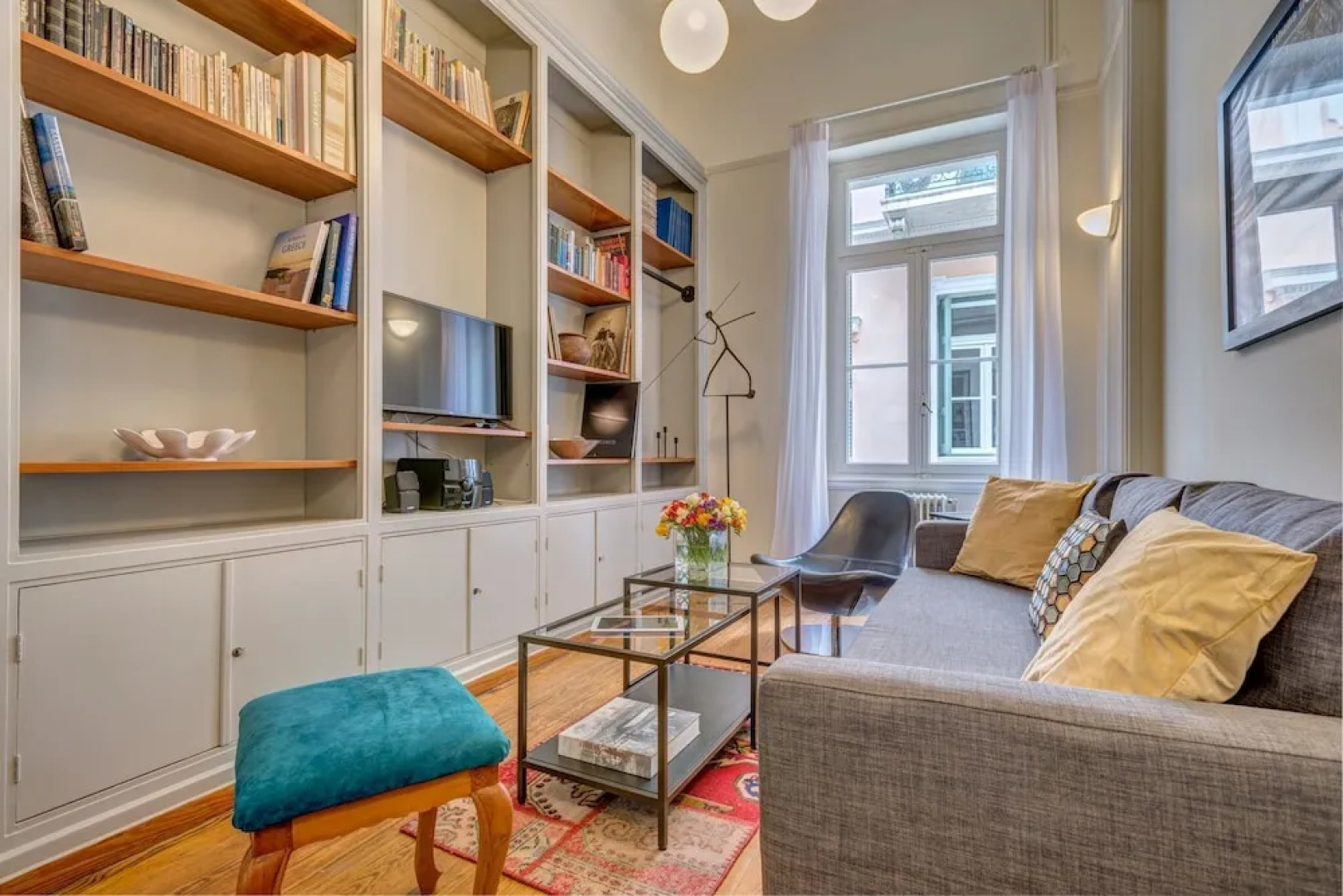 Neoclassical apartment next to Acropolis