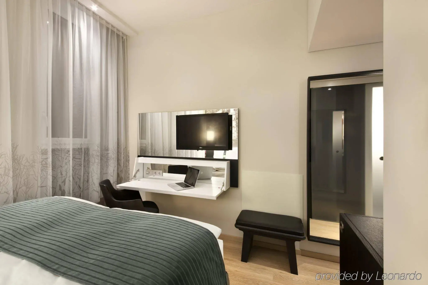 Отель Premier Inn Berlin Alexanderplatz