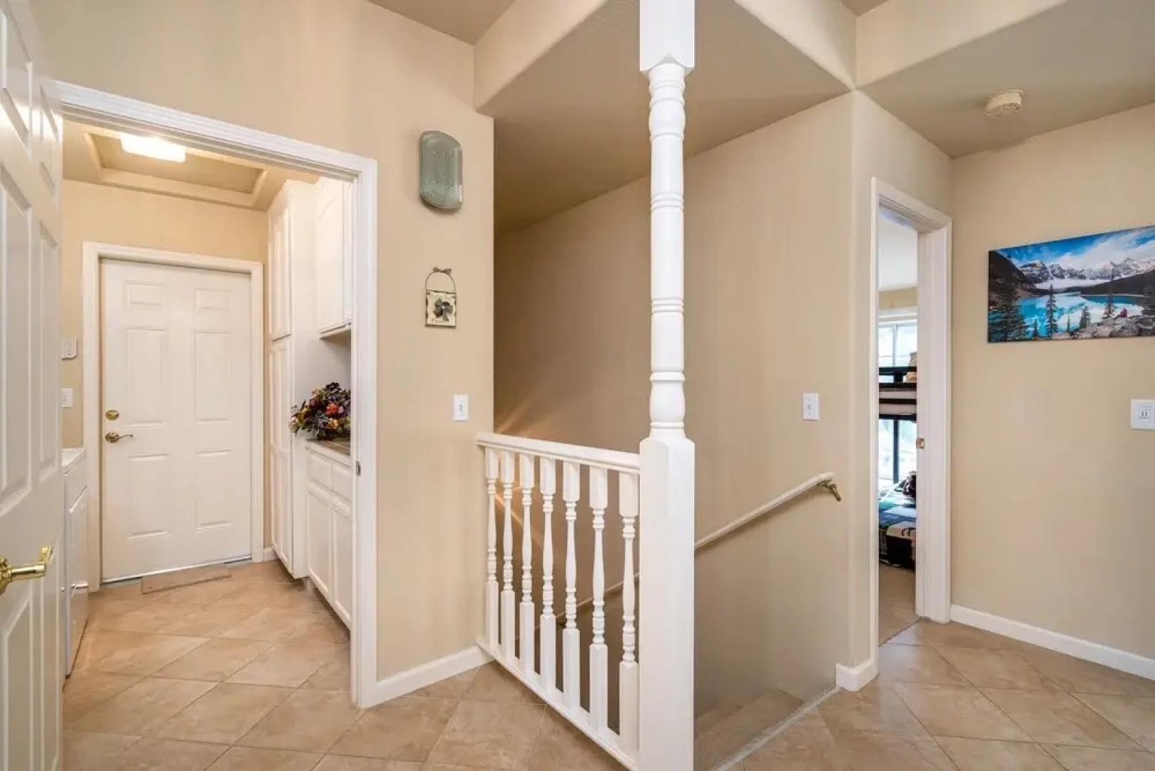 Happy Trails - Updated Home with Cozy Sunroom by Yosemite Region Resorts