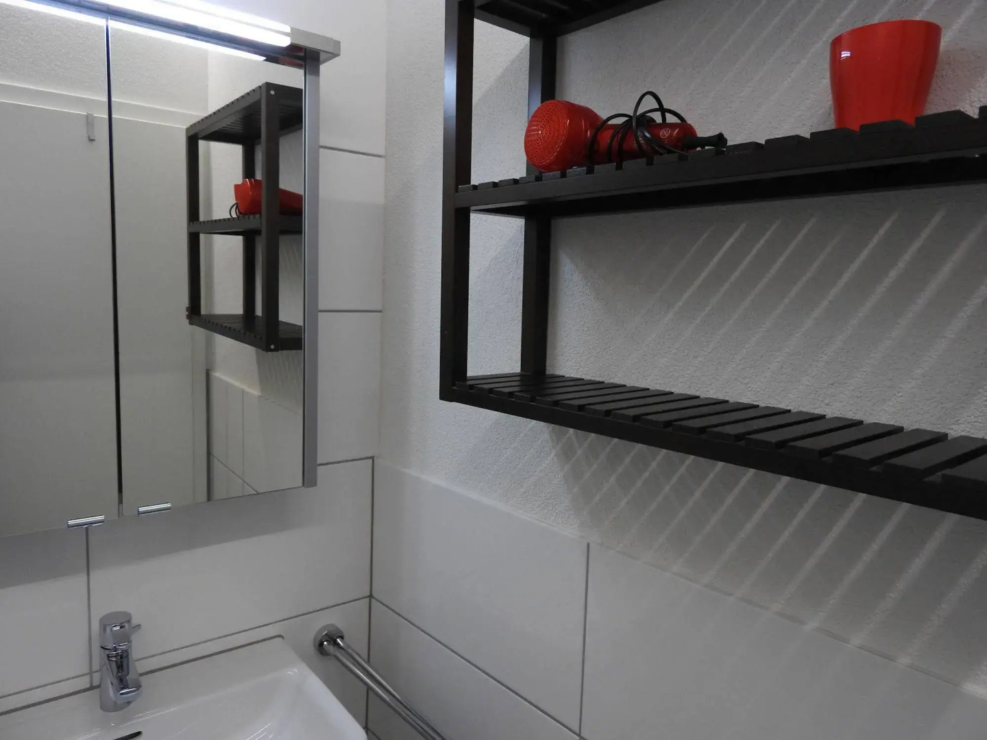 INSIDE FIVE City Apartments