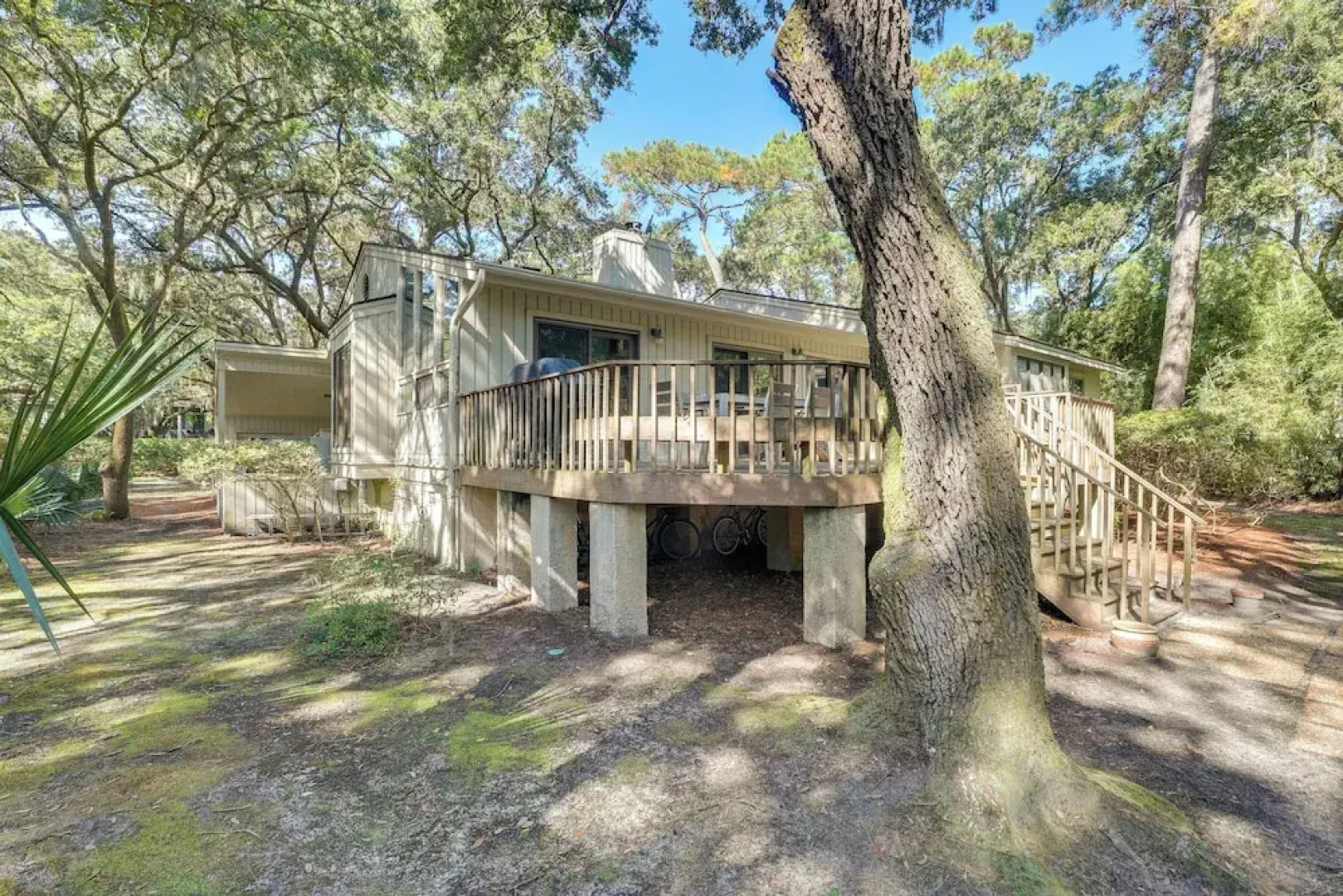 Spacious Kiawah Island Home w/ Deck, Walk to Beach