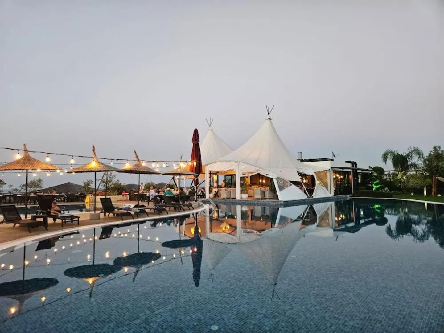 Serene Three-bedroom Retreat in Unforgettable Setting