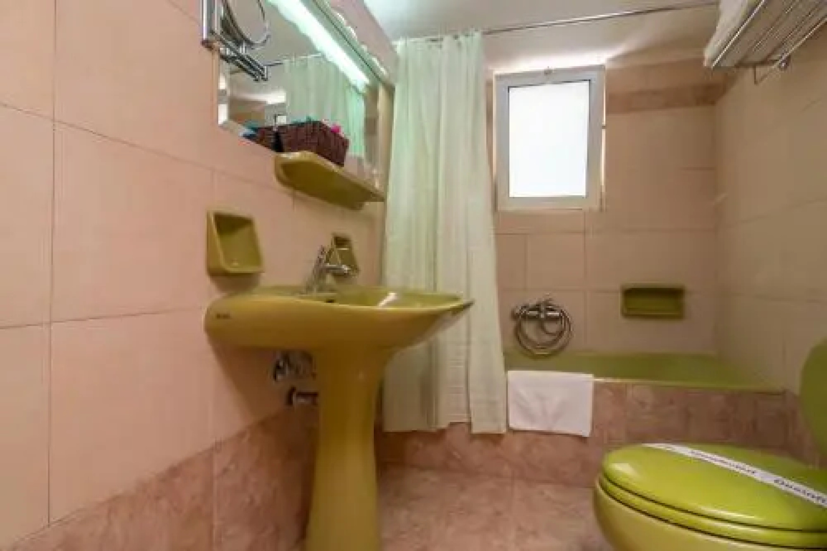 Elman Hotel