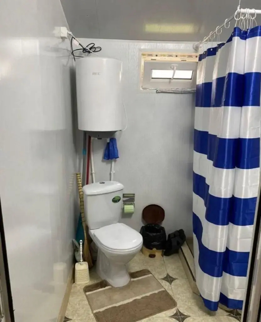 Домик у обрыва