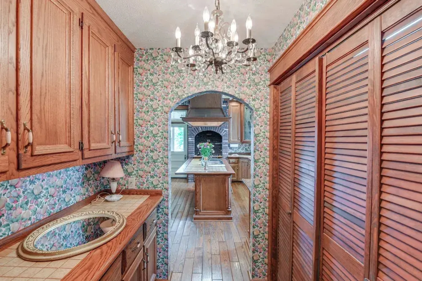 Walk to Lawrenceburg Square: Home for Large Groups