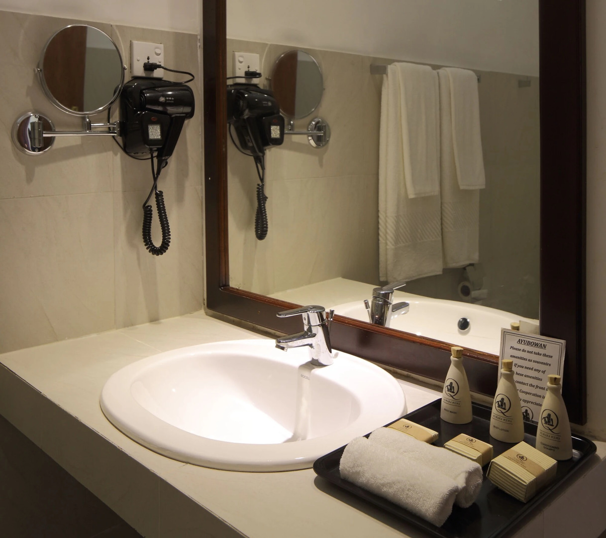 The Lakeside Hotel at Nuwarawewa