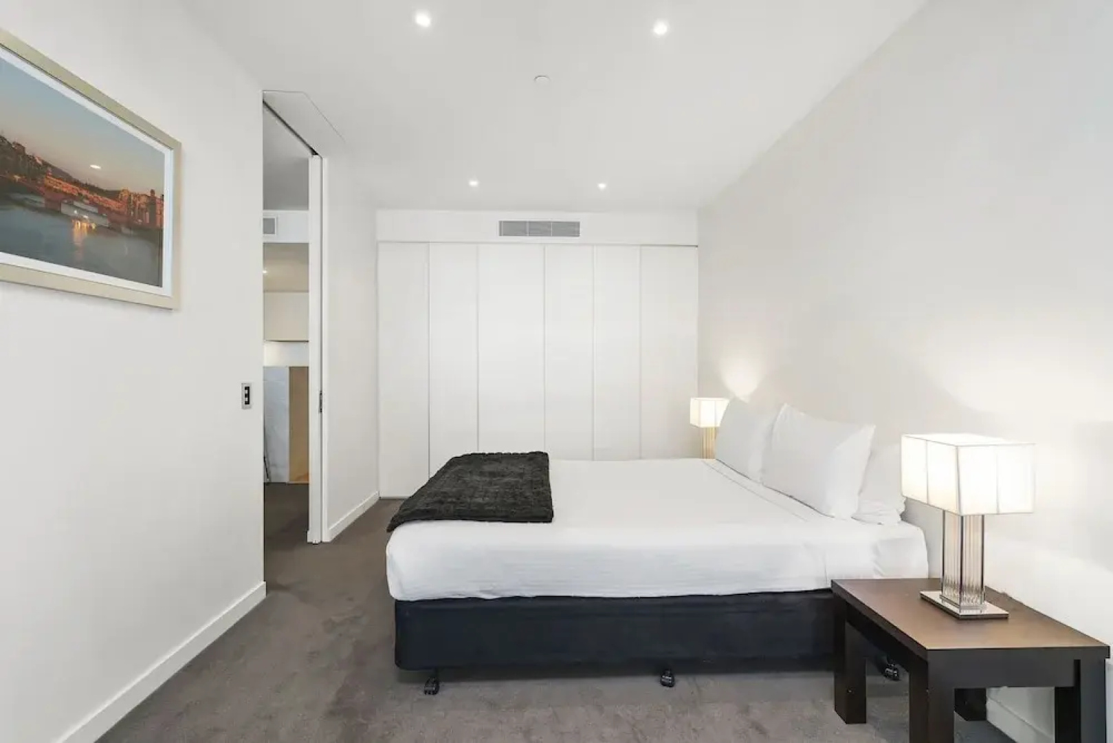 Edgewater 207