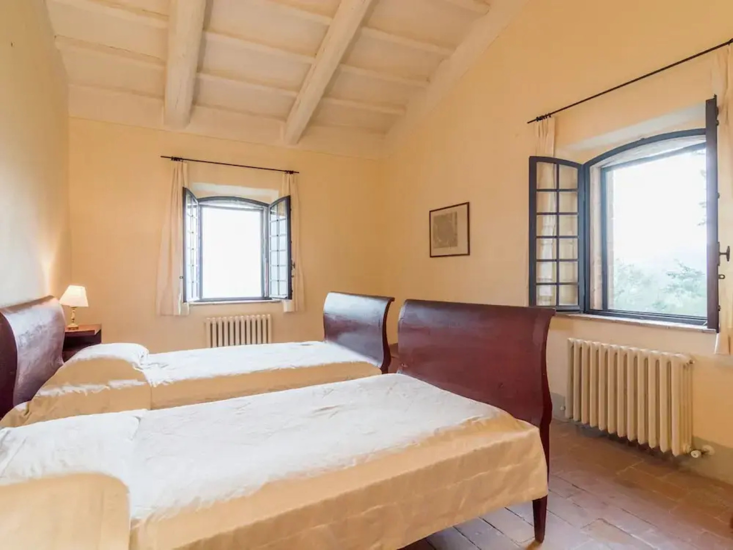 Villa in Rome With Pool & Garden