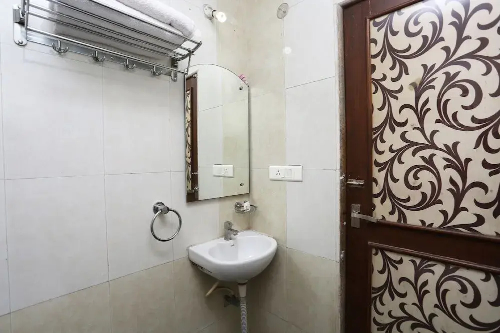 OYO 8625 Yogendra Residency