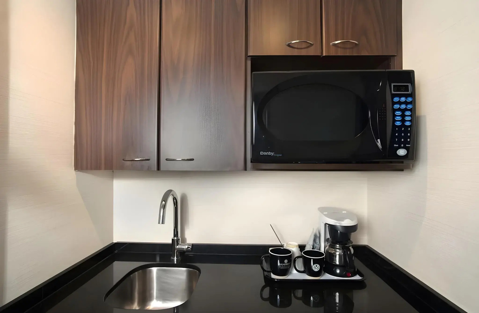 Sandman Signature Toronto Airport Hotel