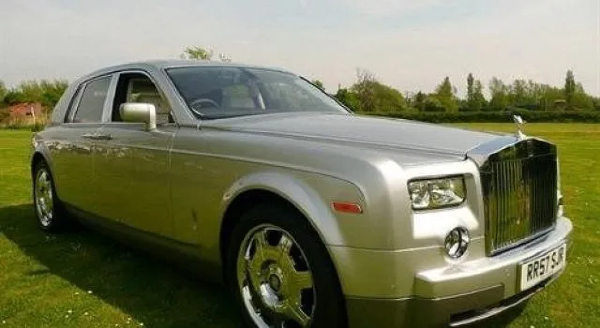 Hollywood Apartments  Barges