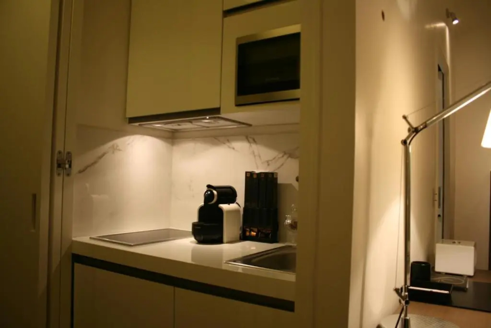 Cirque Deluxe Studio Apartment