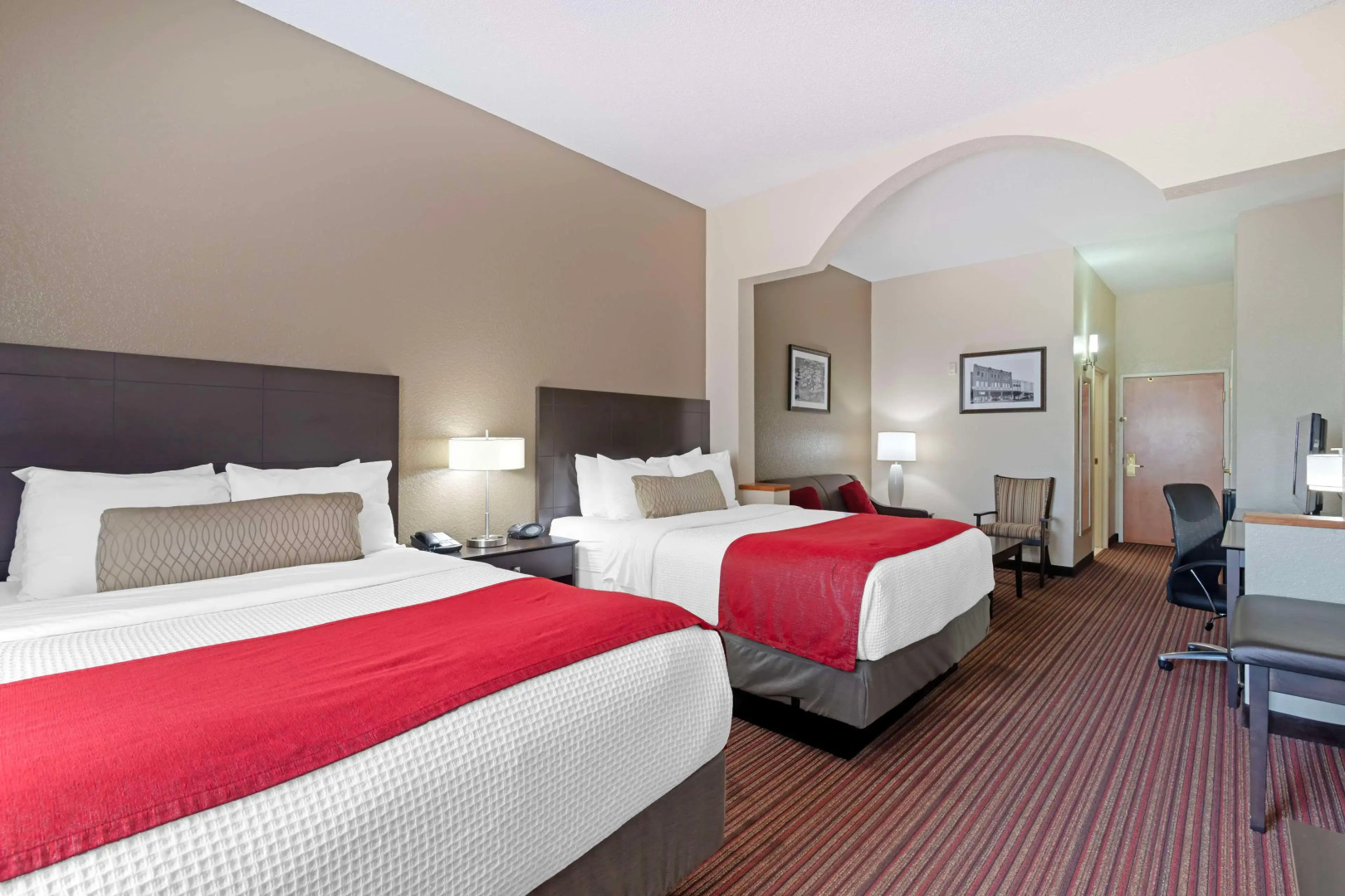 Best Western Plus Bradbury Inn & Suites