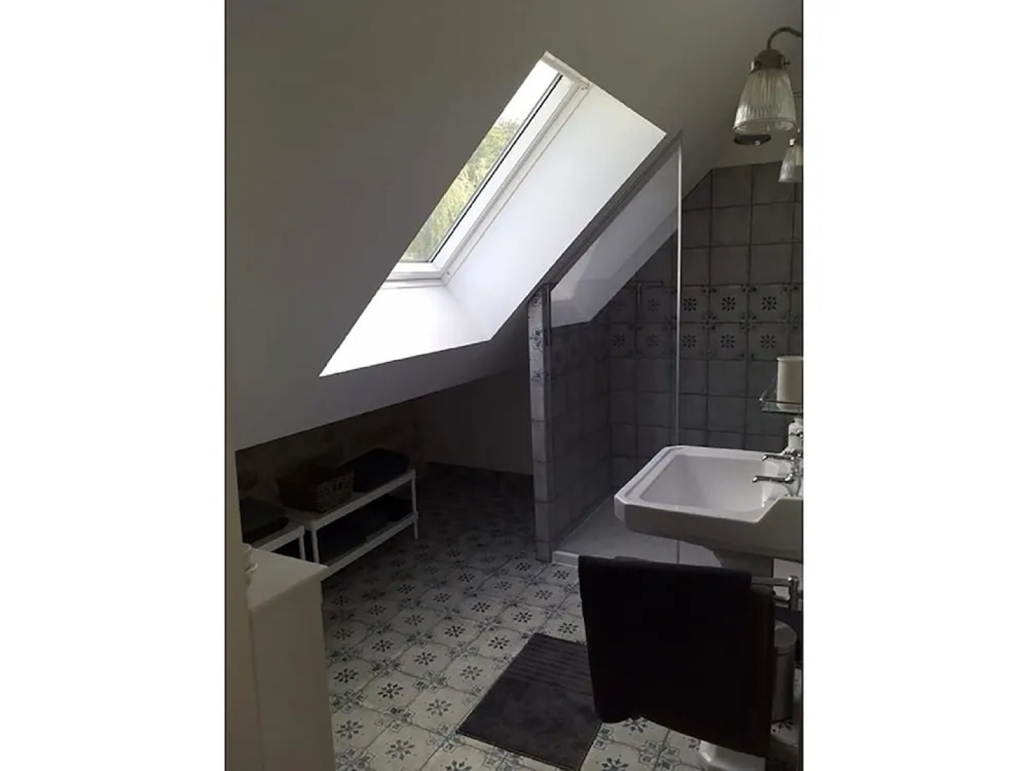 Chic Villa in La Chapelle-blanche-saint-martin With Jacuzzi