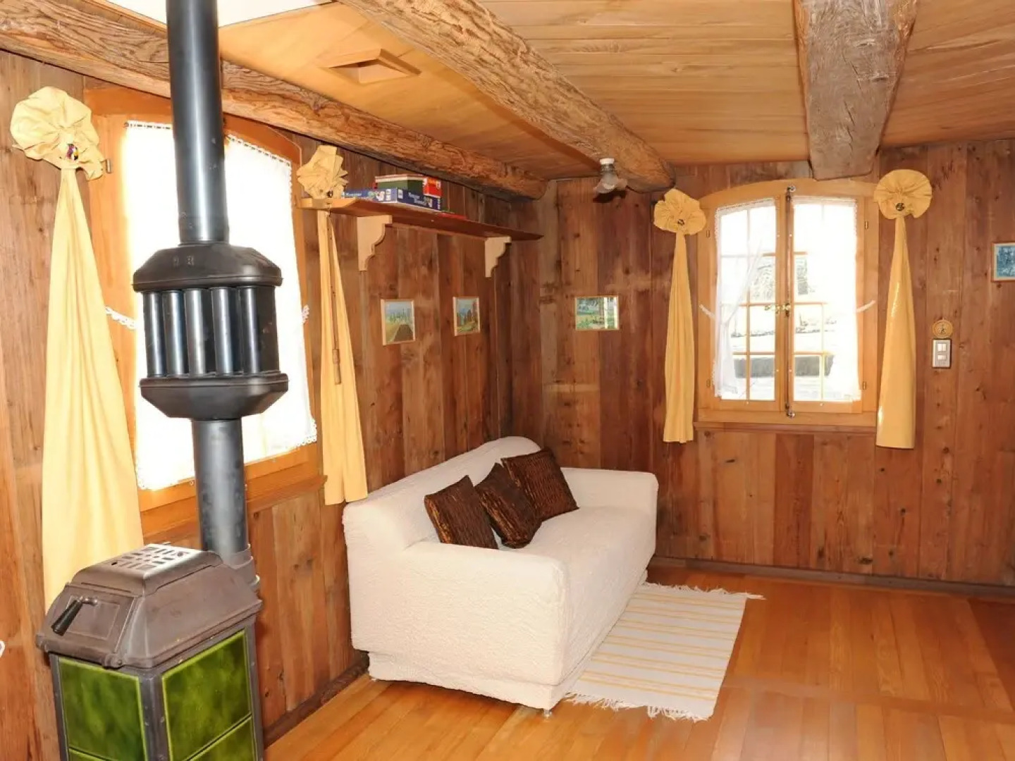 A Chalet on Delightful, Vineyard Covered Hills, Suitable for 2 People