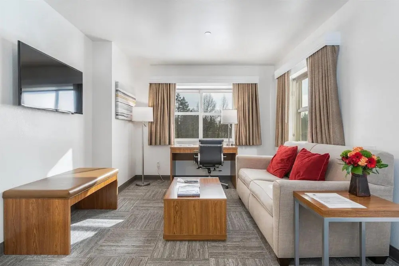 Marshall Suites Bainbridge Island, SureStay Collection by BW