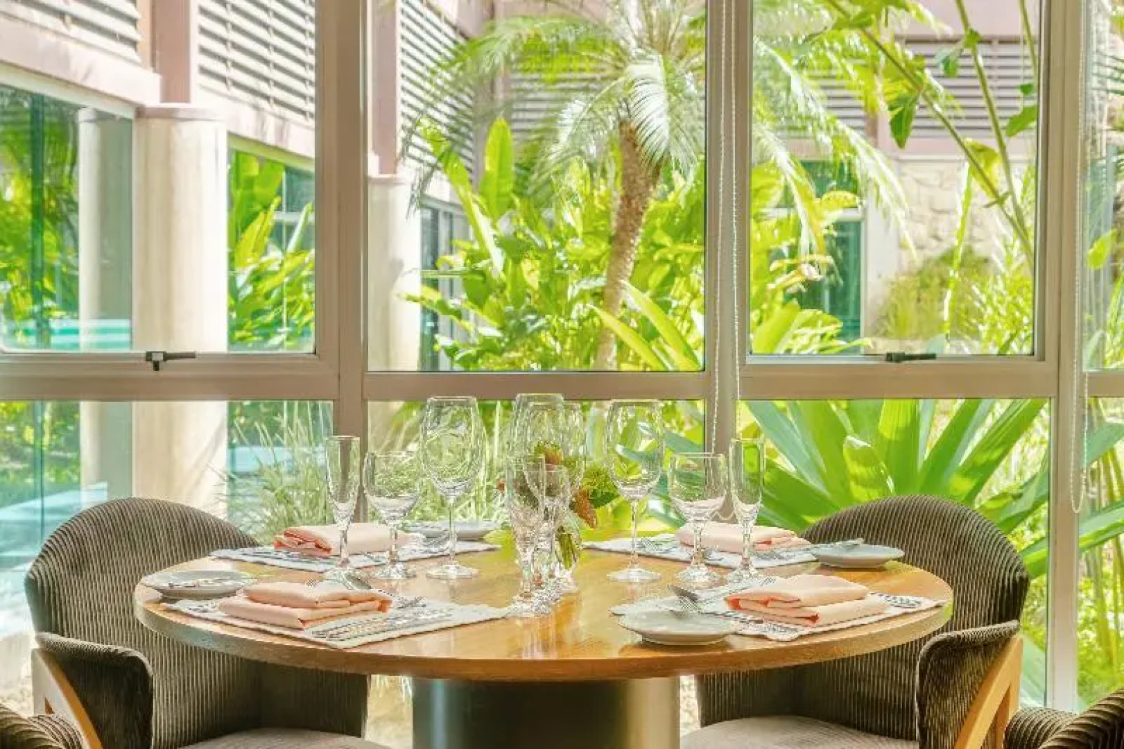 Almenat Embu das Artes Sao Paulo, Tapestry Collect