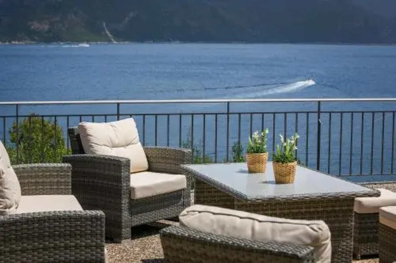 Martini Waterfront Suites