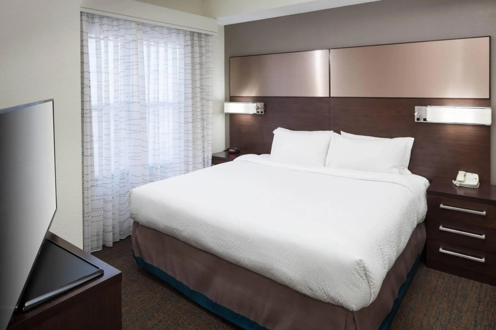 Residence Inn by Marriott Kansas City Country Club Plaza