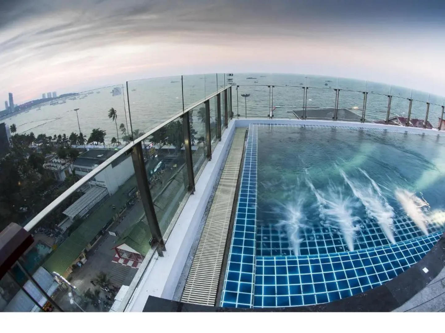 Serenotel Pattaya Beach Front