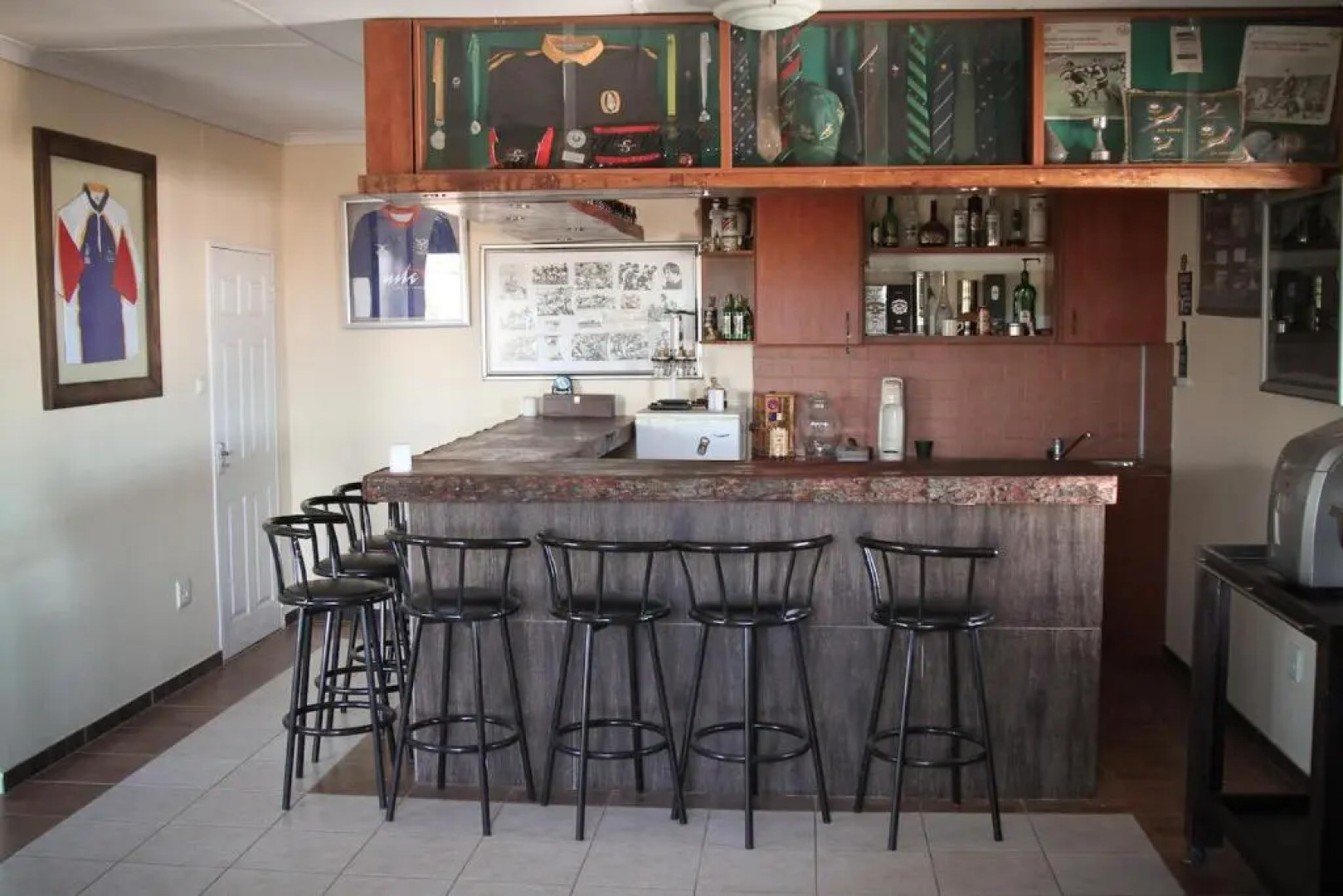 Sweet Thorn Retreat Airport Lodge