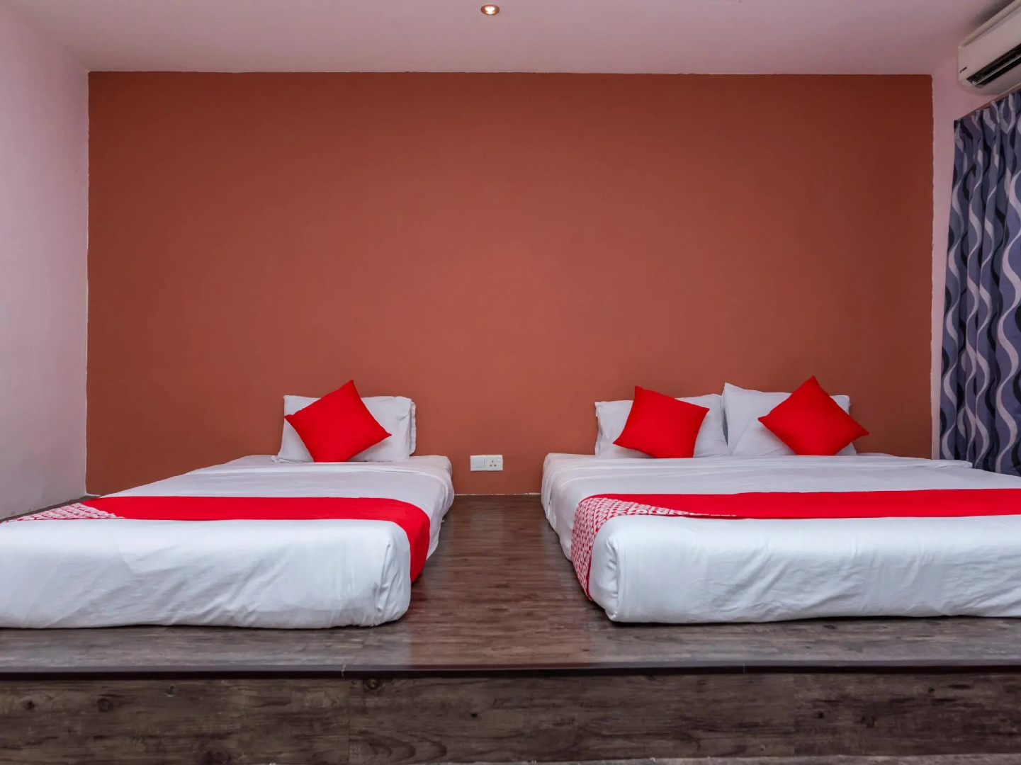 OYO 966 Segamat Red Orange Hotel Sdn Bhd