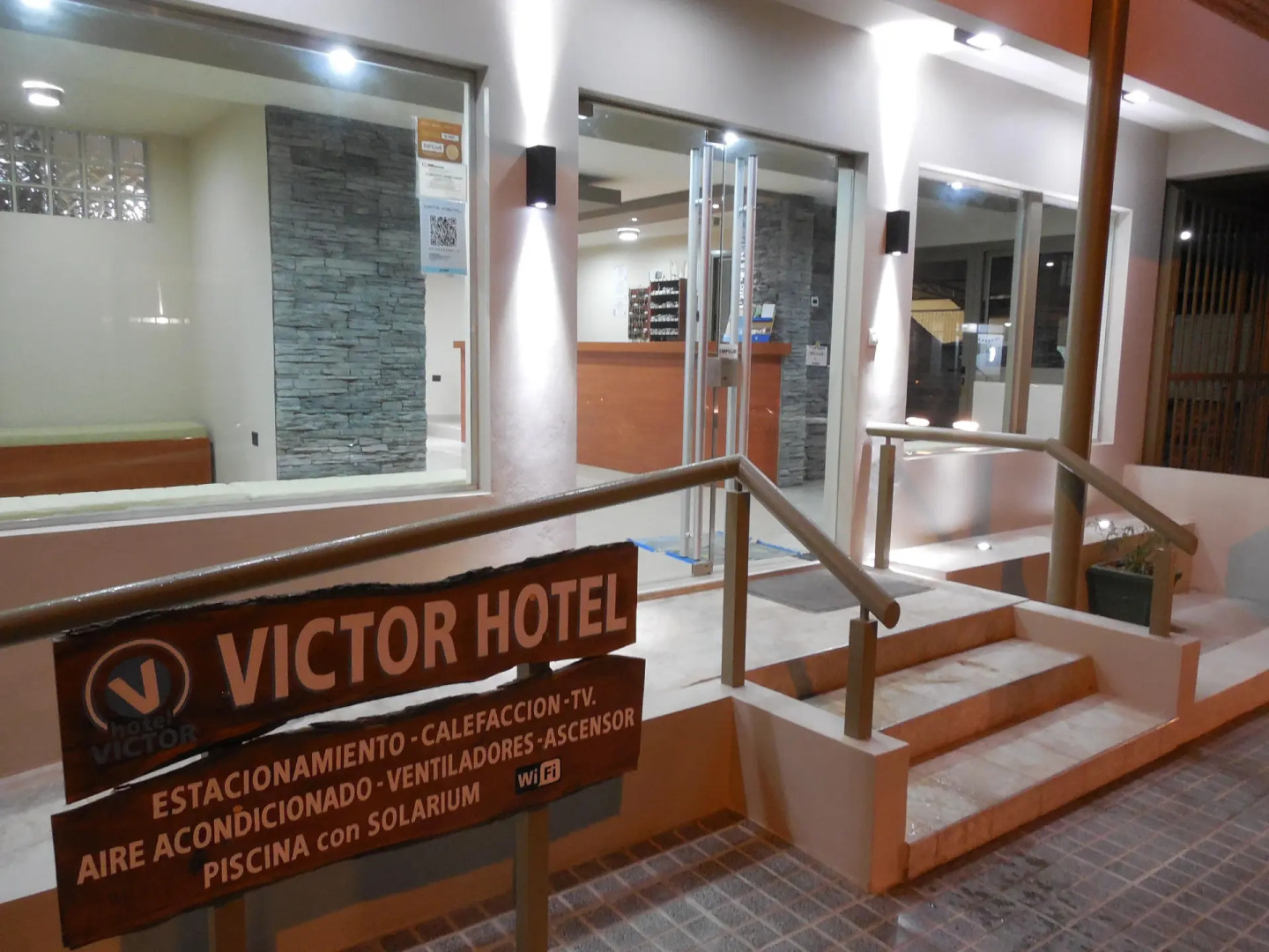 Victor Hotel
