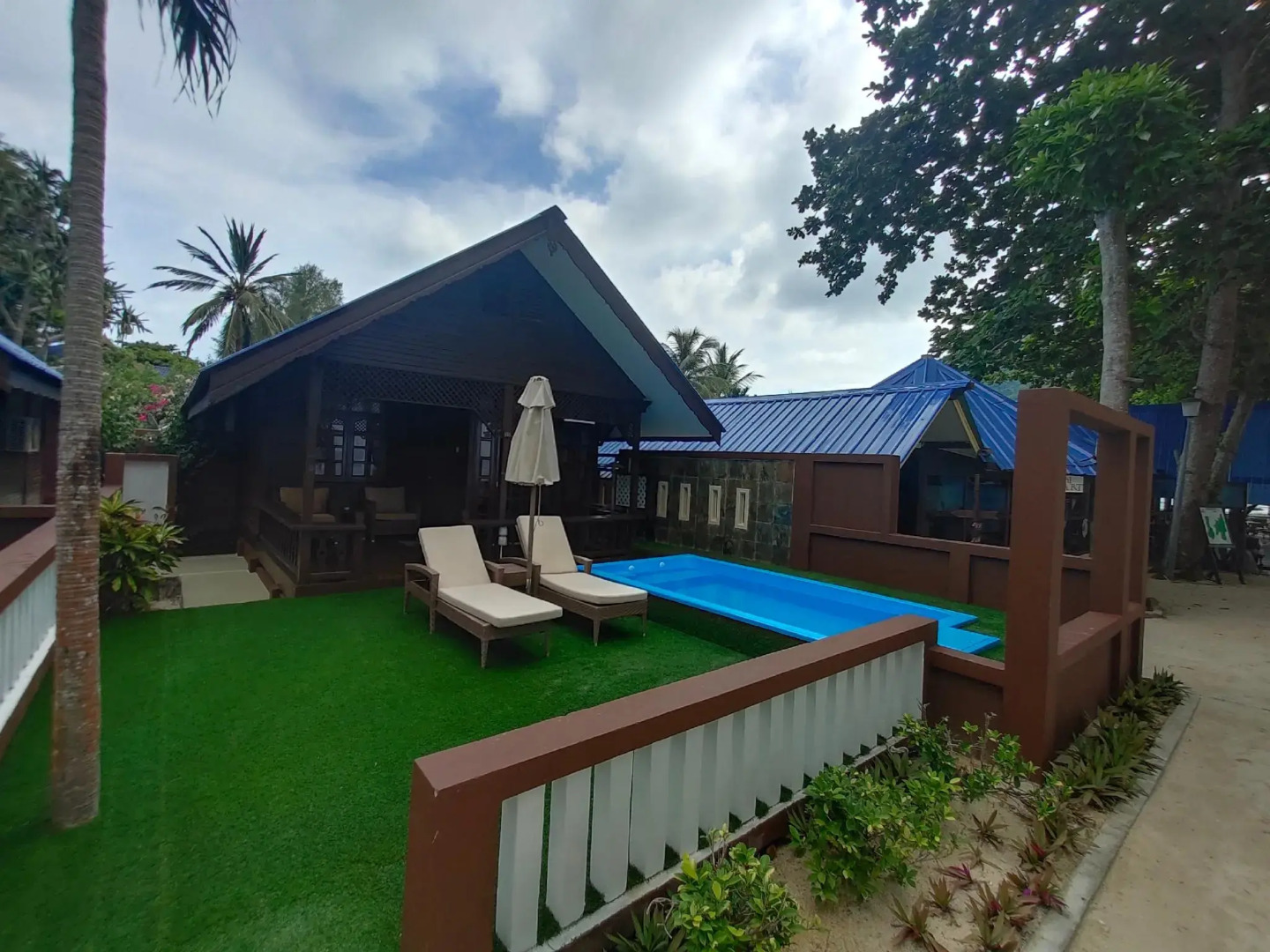 Coral View Island Resort