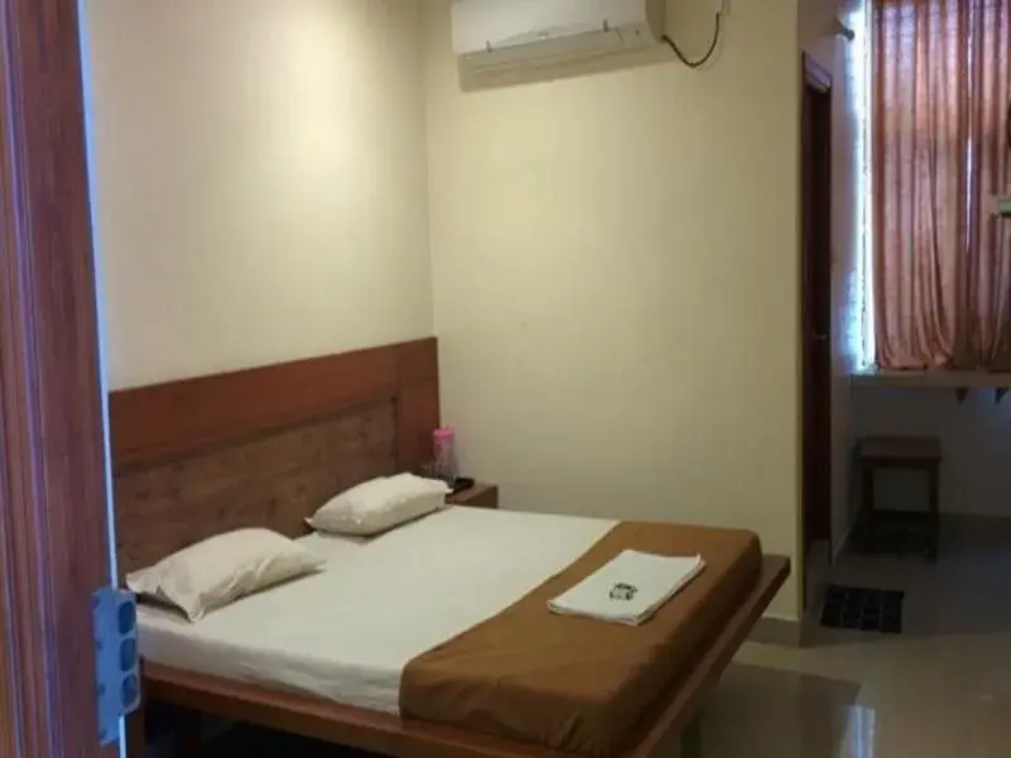 Hotel New White House