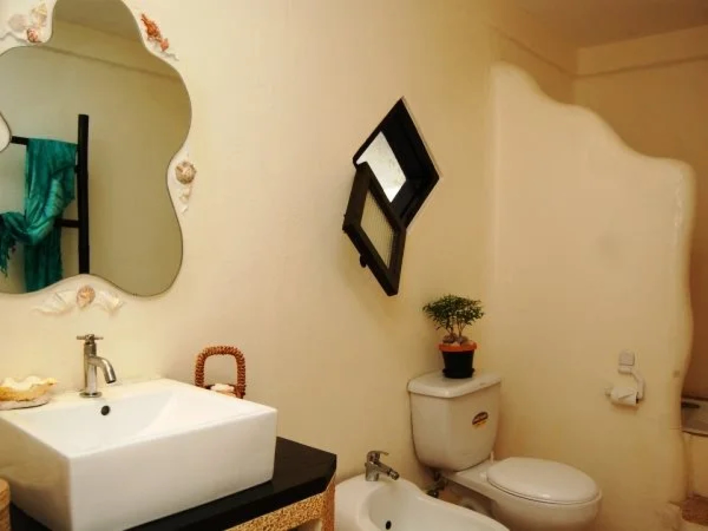 ChARTs Resort and ART-Café