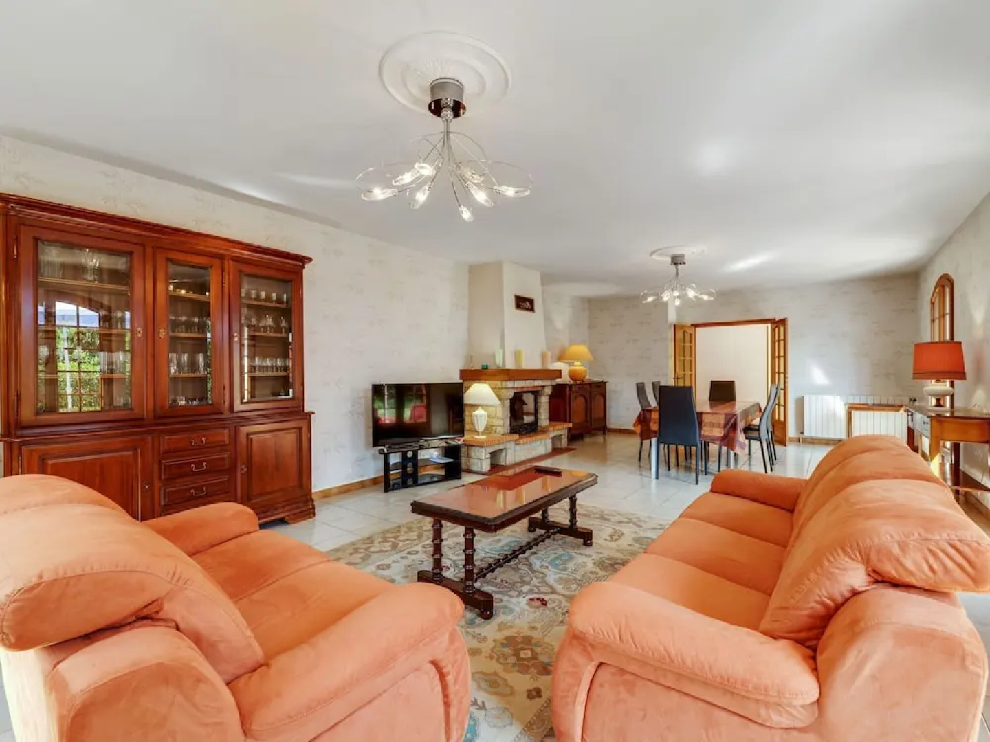 Beautiful Villa with Private Garden in Pineuilh Aquitaine