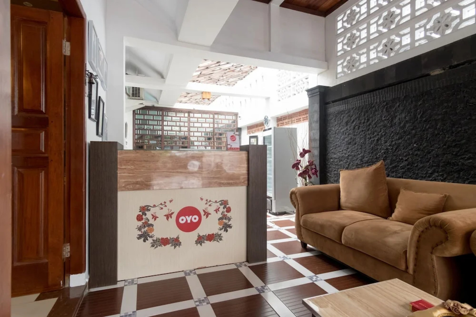 Naufal Guest House by OYO Rooms
