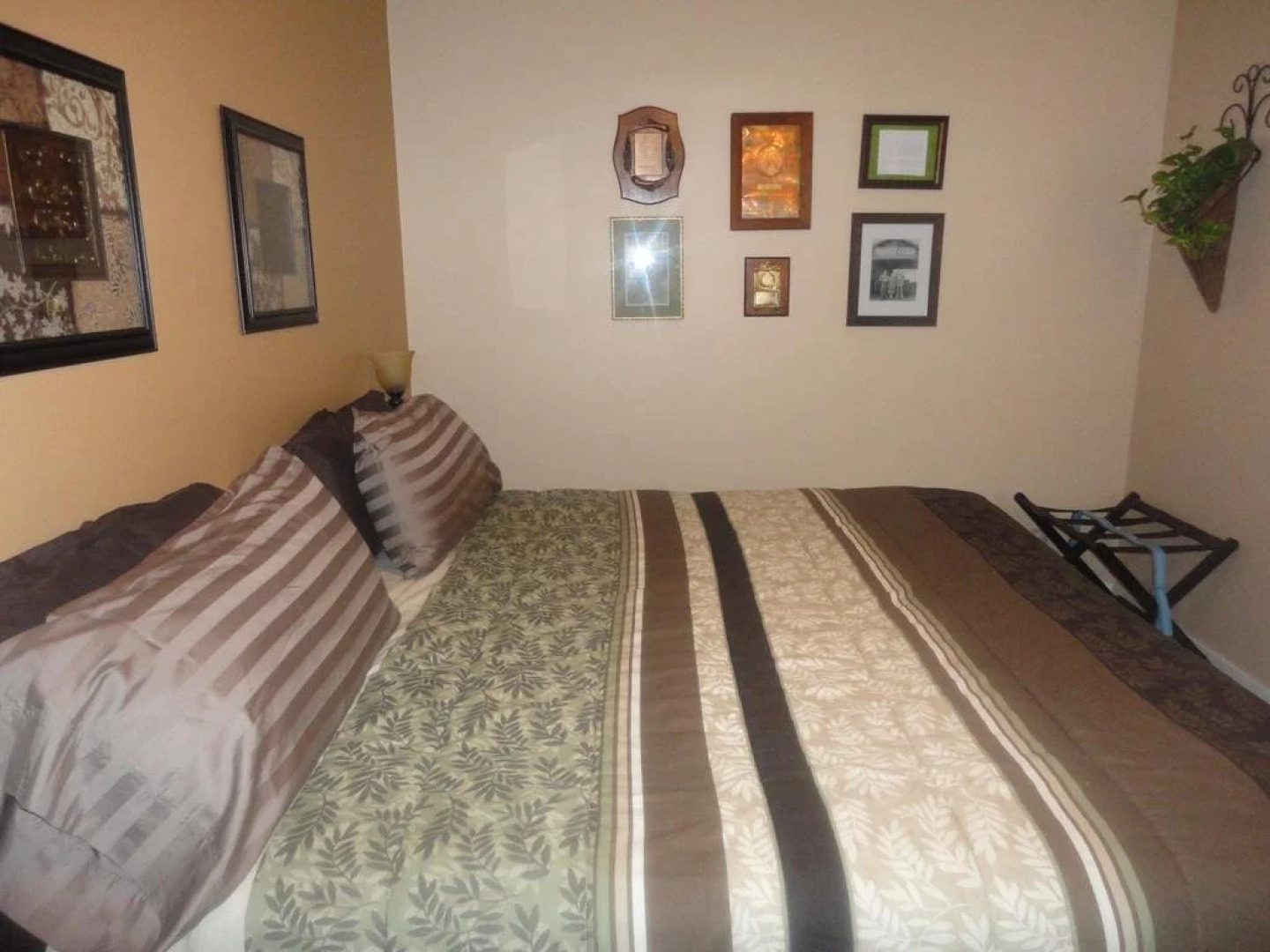 Vintage Merlot Bed and Breakfast