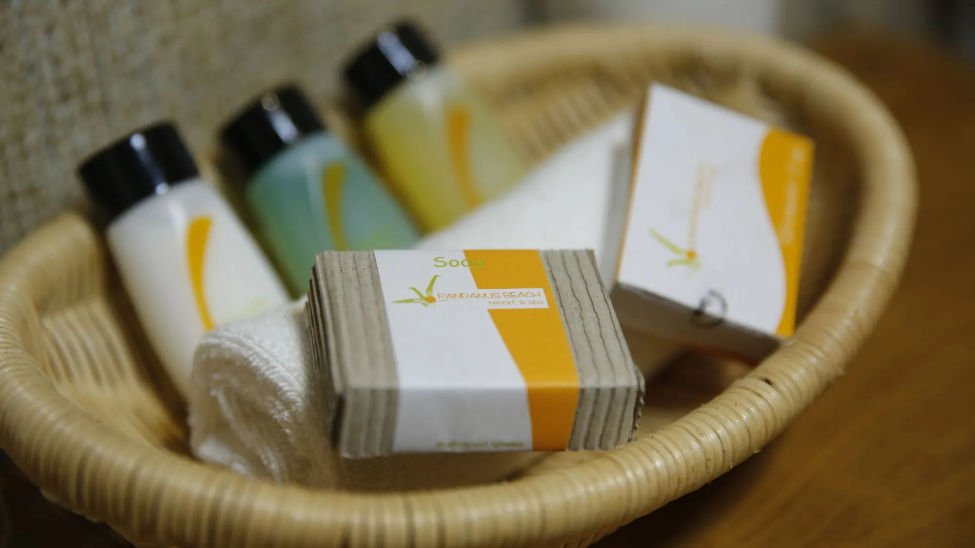 Курортный отель Pandanus Beach Resort & Spa