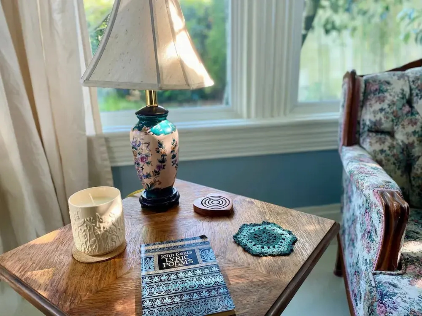 Victorian on Garden Best Location in Town