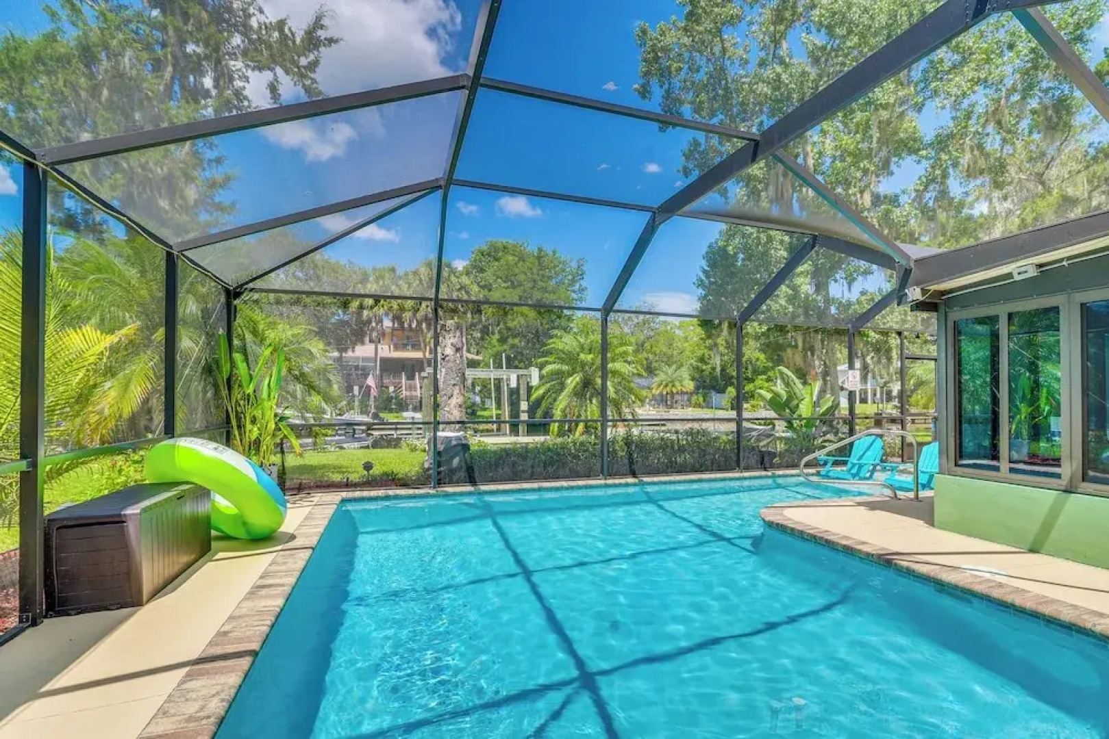 Canal-front Outdoor Oasis: Home in Crystal Water